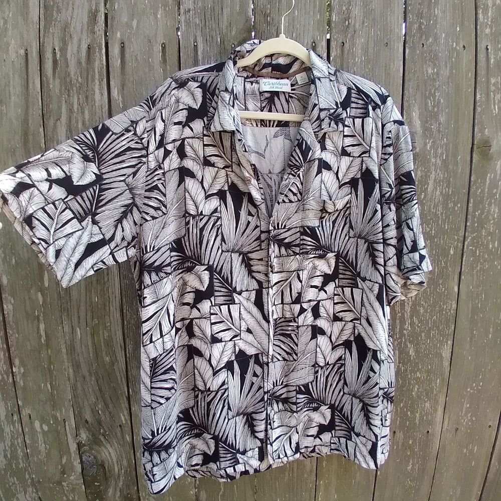 Caribbean Silk Blend men's size XL short sleeve full button shirt tropical leaf